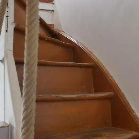 Semesterbostad Oparadi 